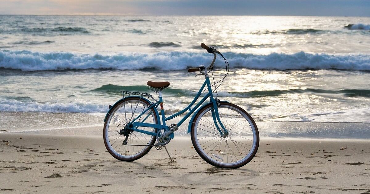 Fahrrad vor dem Meer