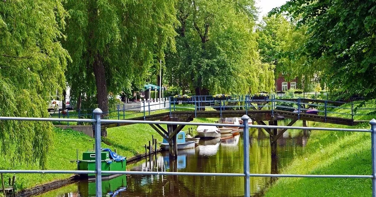 Canal bridge in Friedrichstadt